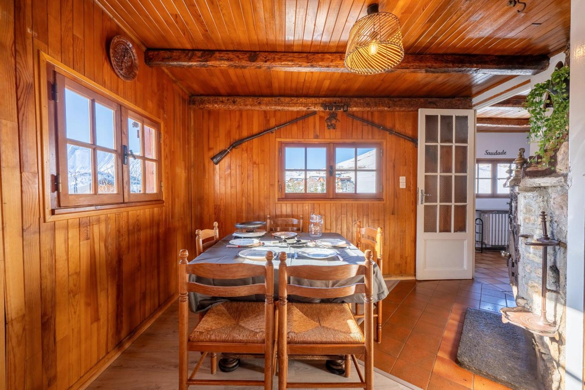 Les Aiguilles Chalet