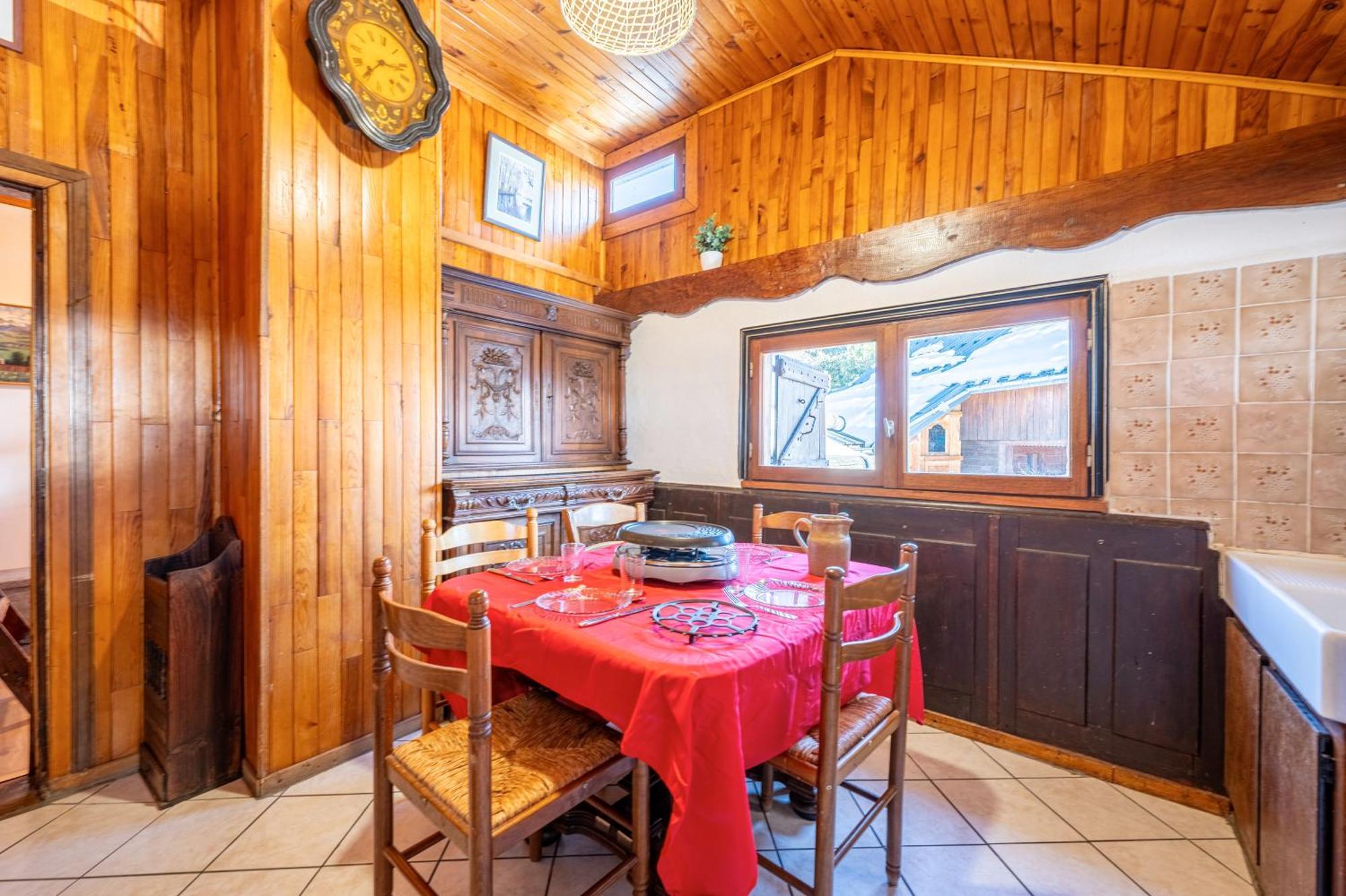 Les Aiguilles Chalet